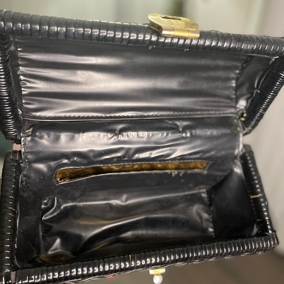 Vintage Basket Weave Purse - Picture 5 of 6